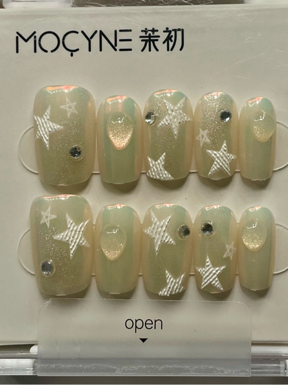 MOCYNE Iridescent Cream with Stars & Crystal Rhinestones 24 Press-On Nails